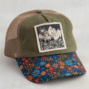 NATURAL LIFE Olive and Floral Trucker Hat